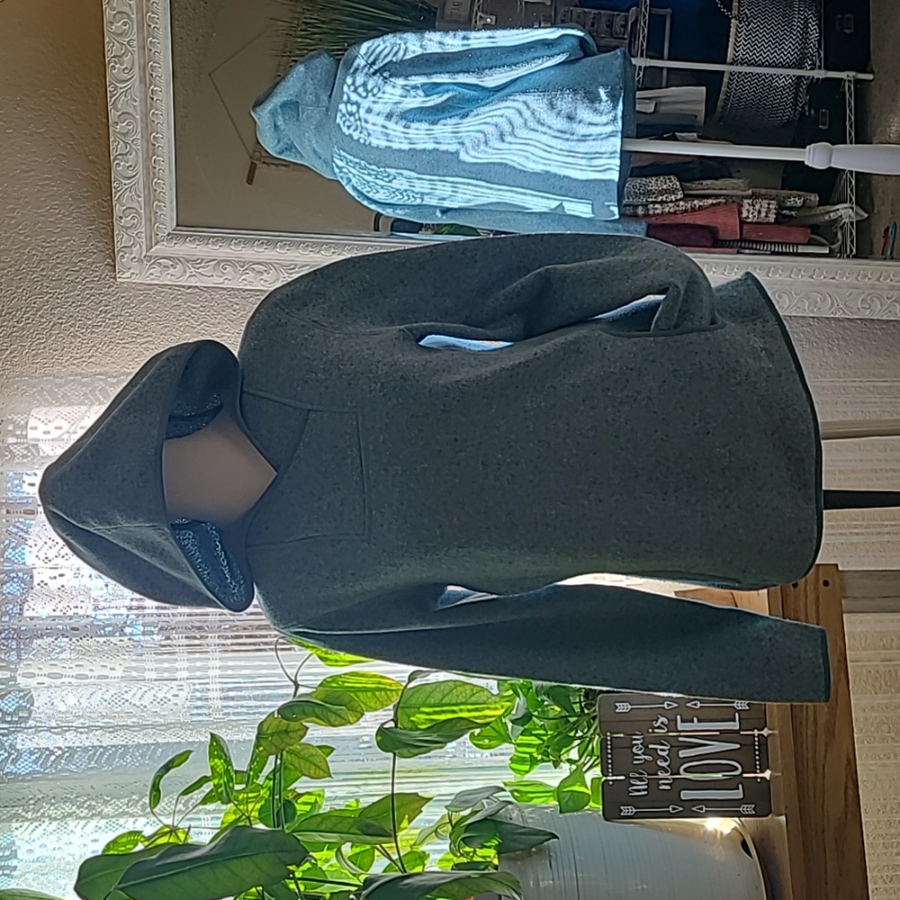 Eddie Bauer sweatshirt
